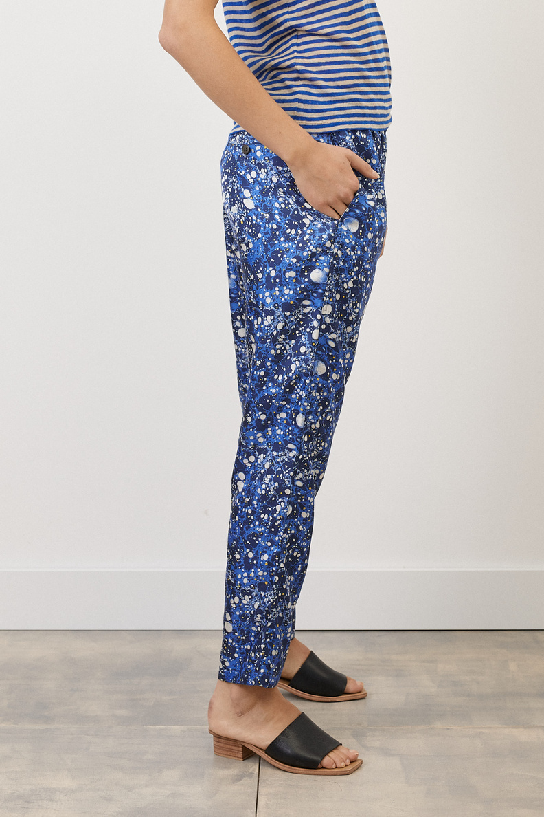 bananatime tapered 2 pant halo marbles blue