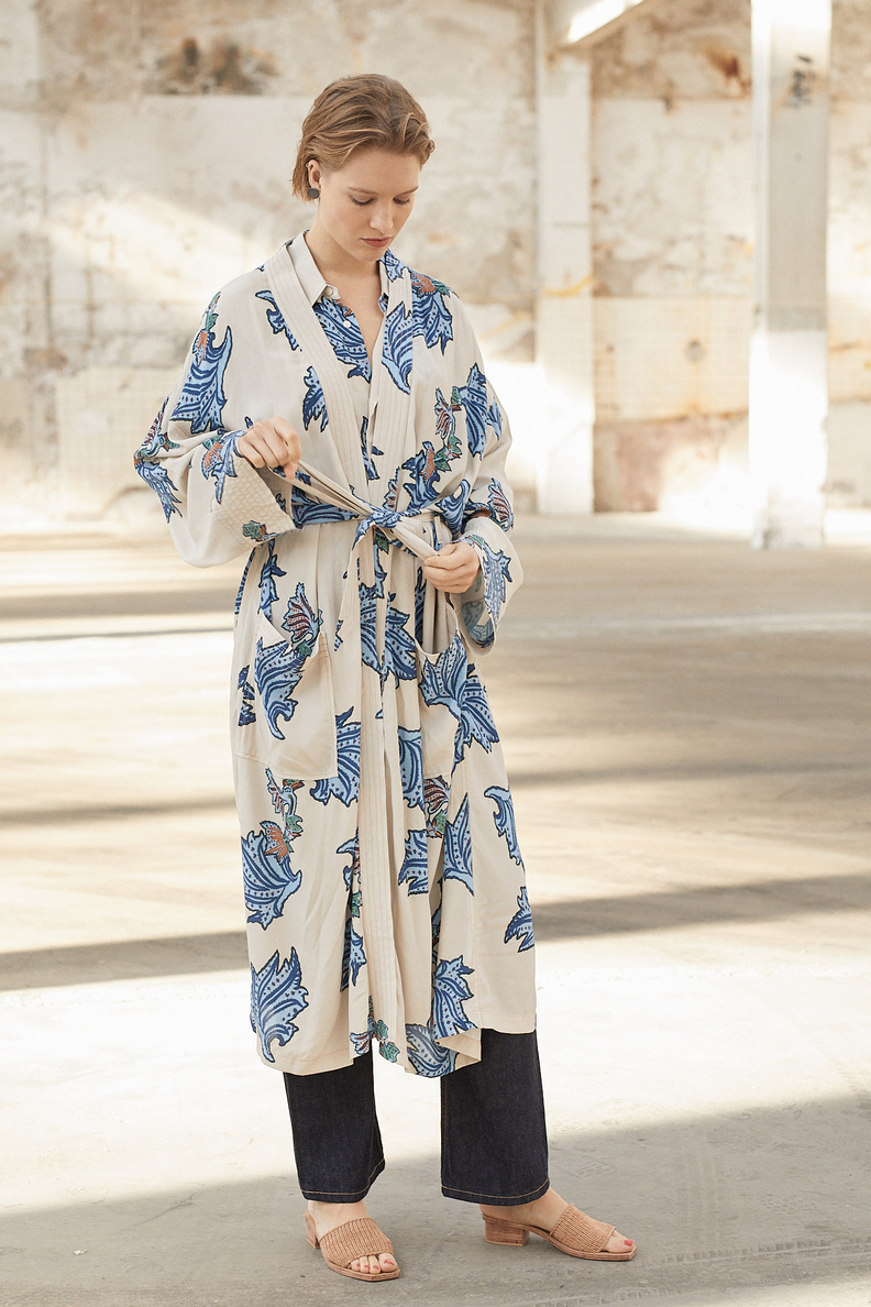 hope robe shirt blue paisley print