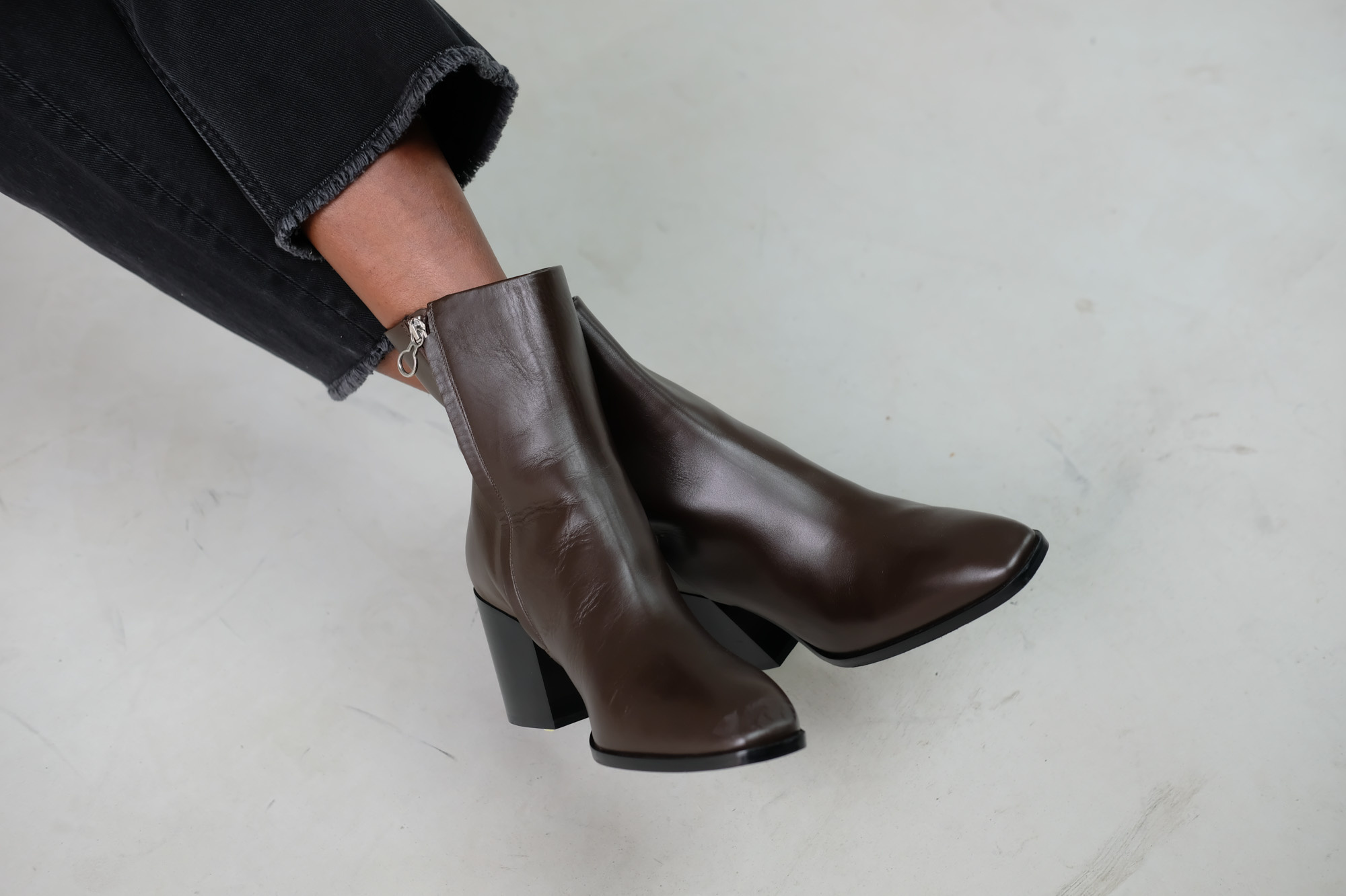 aeyde leandra calf leather moka