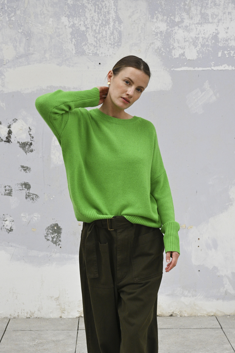 lisa yang mila sweater evergreen