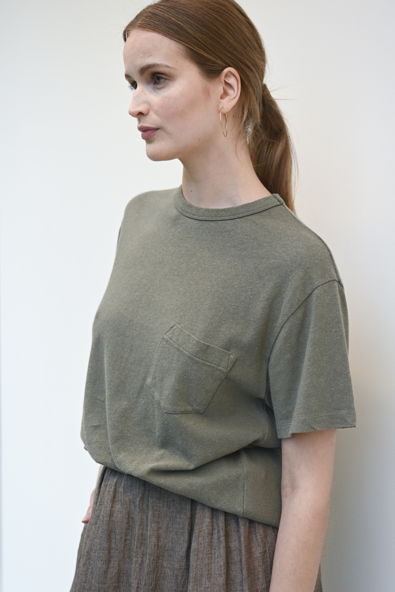 girls of dust pocket tee cobblestone