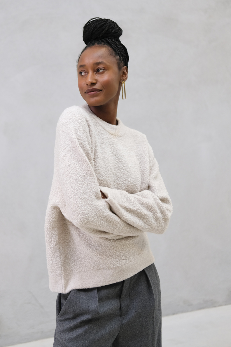 closed crew neck bouclé pearl beige