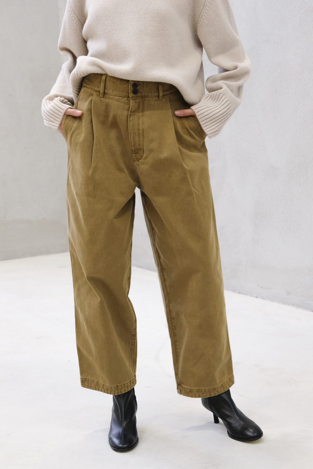 girls of dust british worker pants shitake