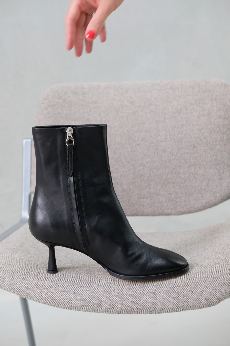 aeyde dorothy nappa leather black