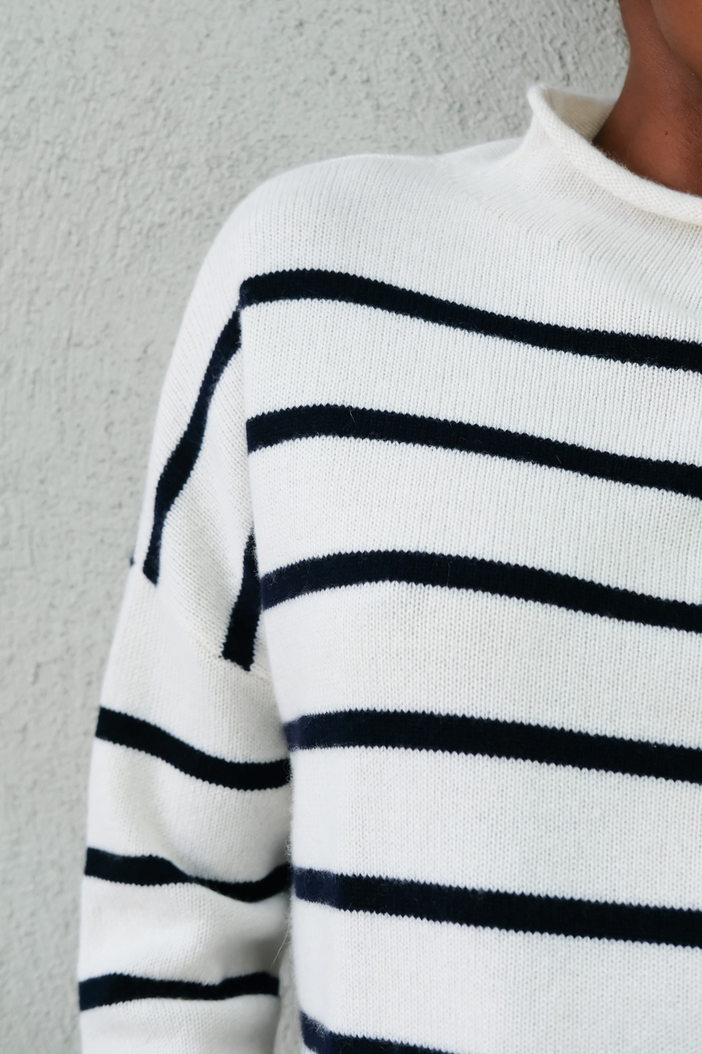 lisa yang sandy stripes sweater cream navy