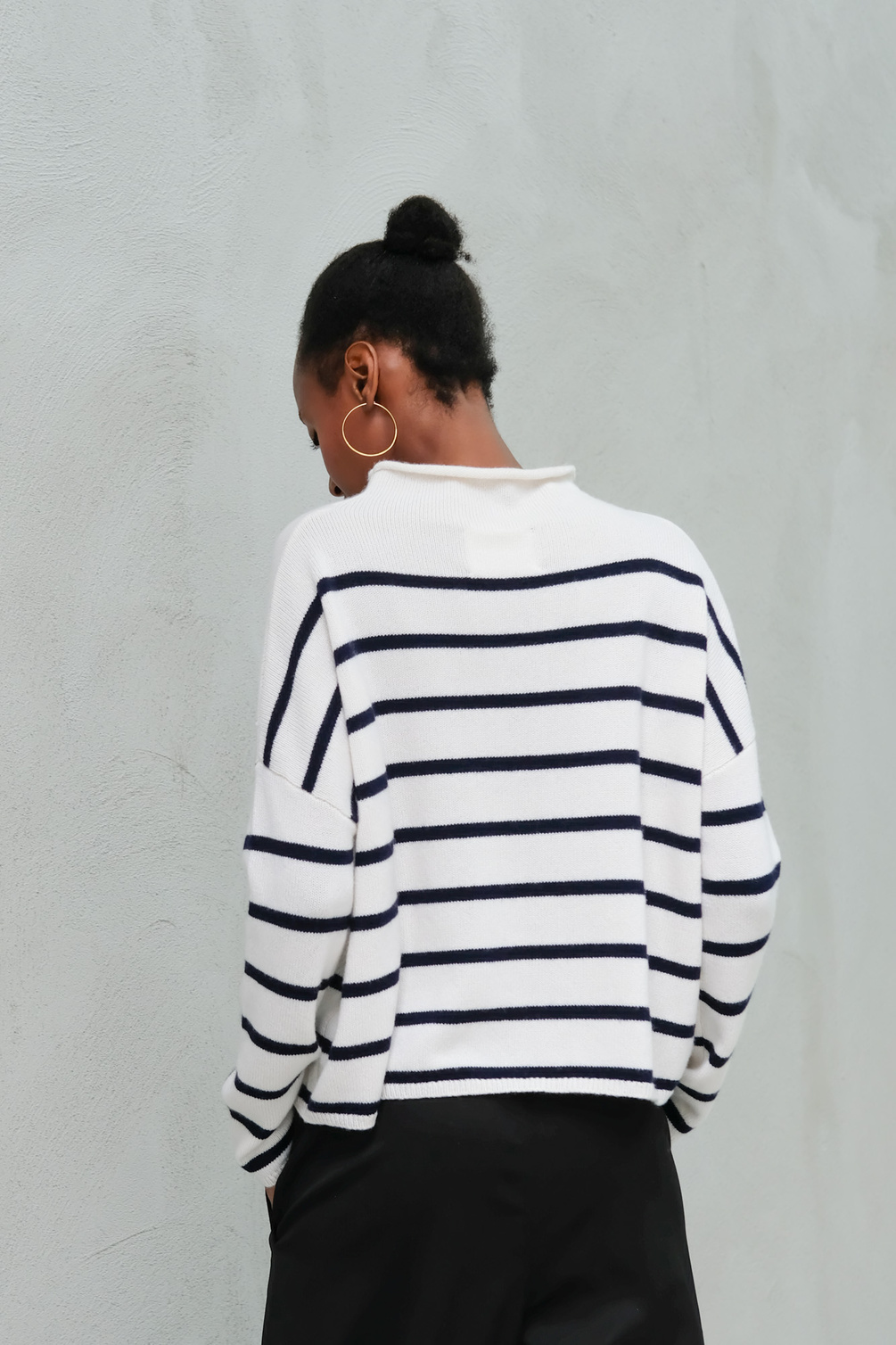 lisa yang sandy stripes sweater cream navy