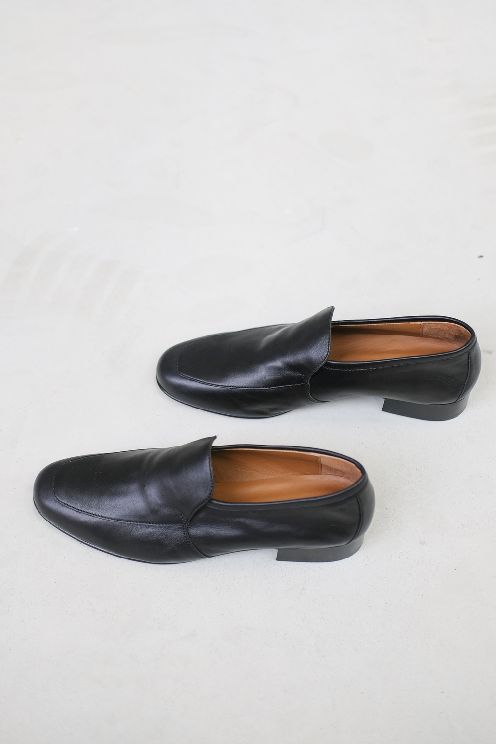 anne thomas leo mocassin black