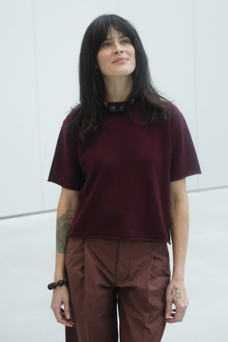 lisa yang cila t-shirt deep plum