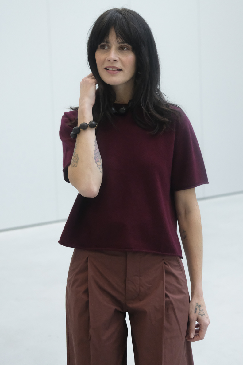 lisa yang cila t-shirt deep plum