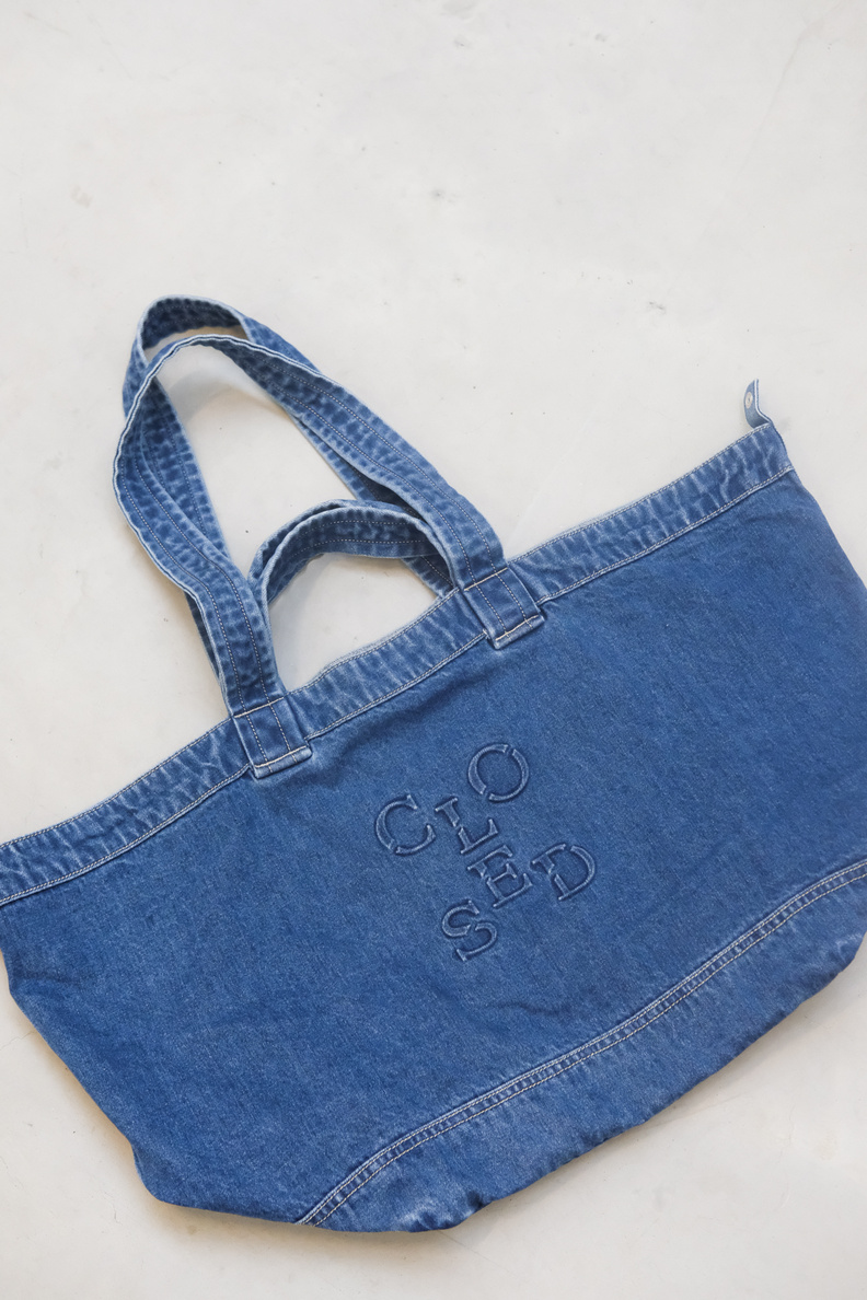 closed bag mid blue