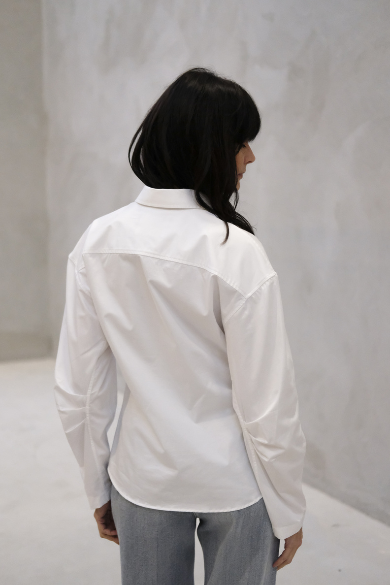 closed pleated sleeve shirt white