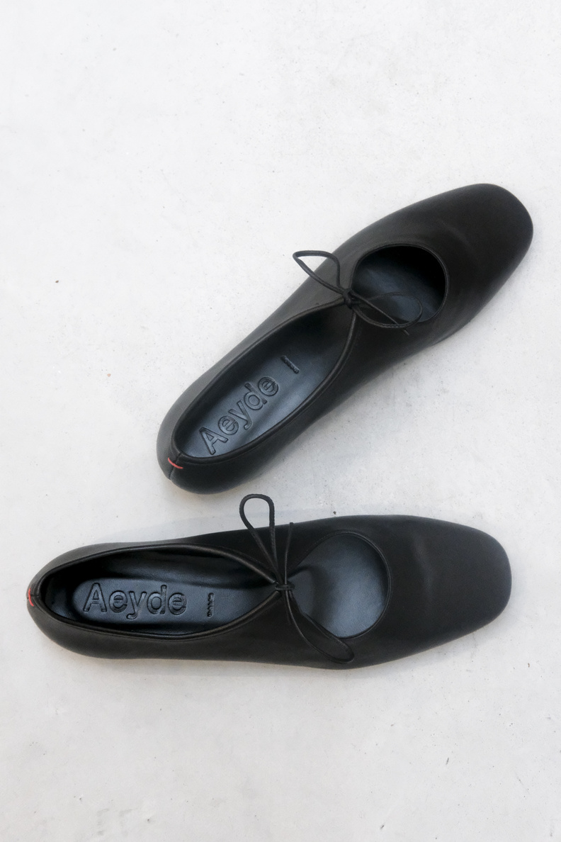 aeyde della nappa leather black