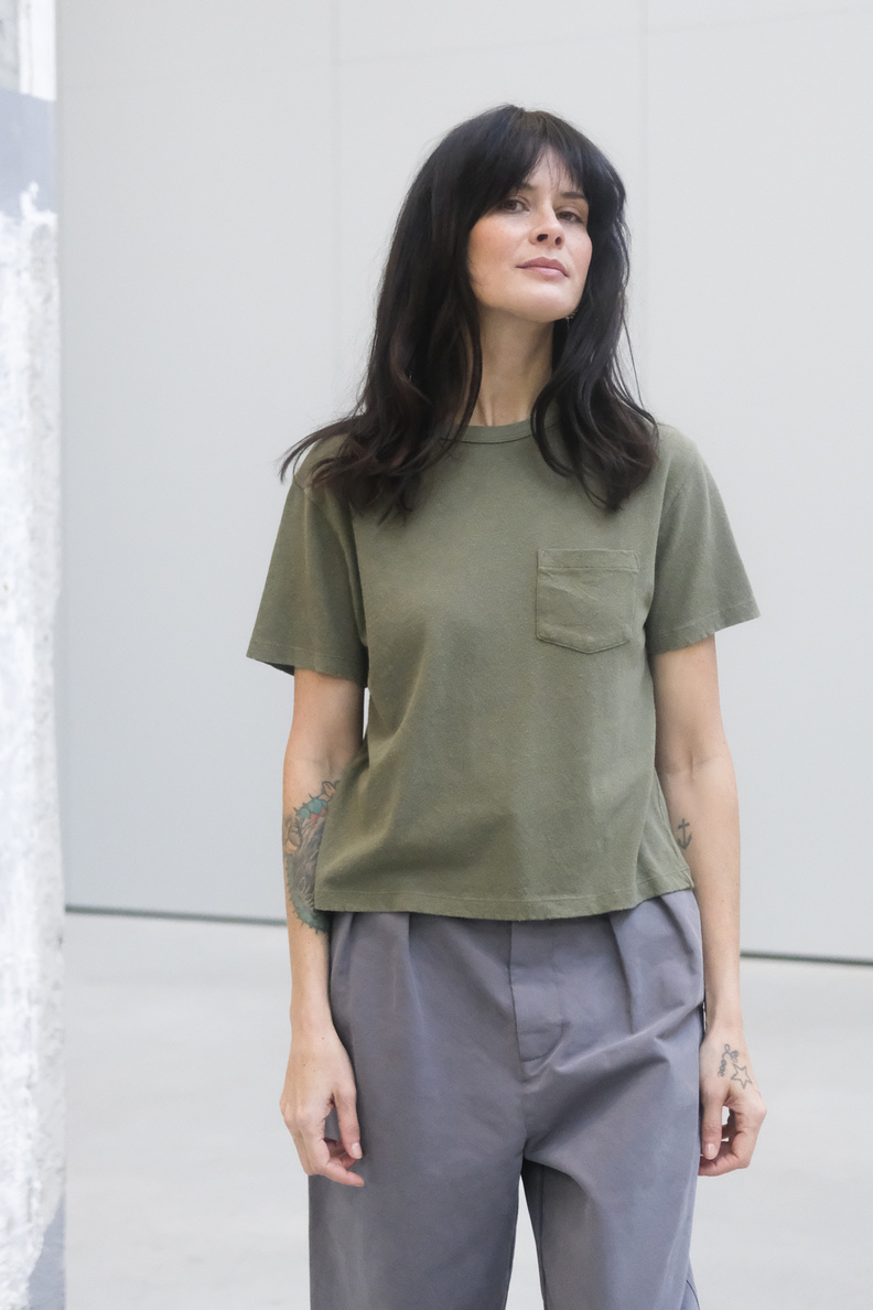 girls of dust pocket tee litchen