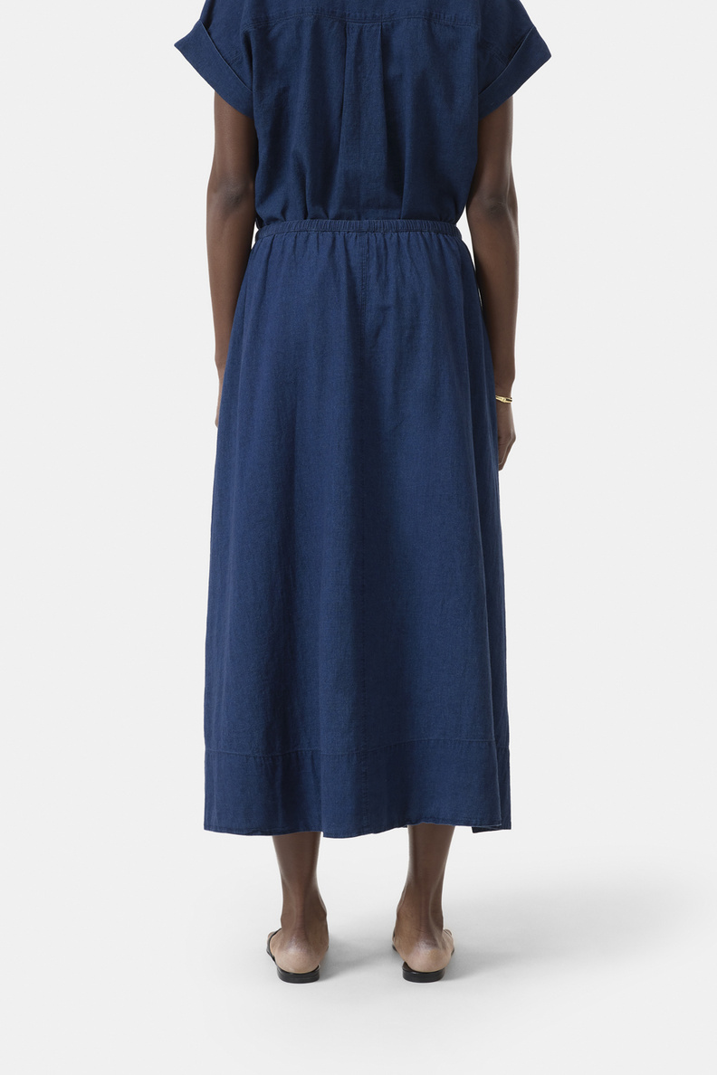 closed slit skirt dark blue